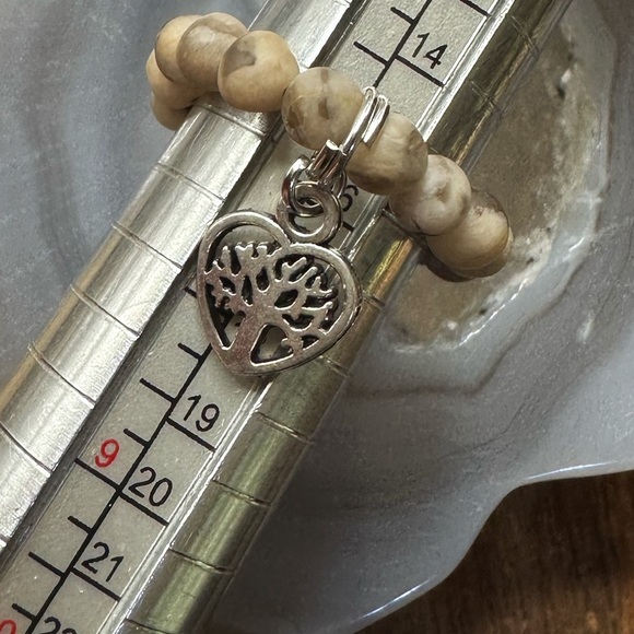 Silver charm heart beaded jasper ring - Picture 2 of 2